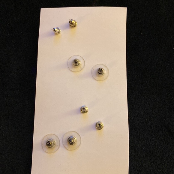 Lot of four vintage-style post earrings - Picture 6 of 6